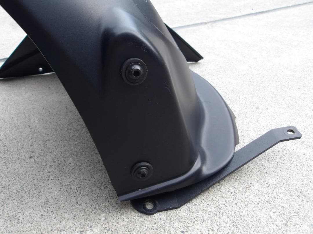 GSX-8S、GSX-8R専用　Puig　プーチ　リヤフェンダー