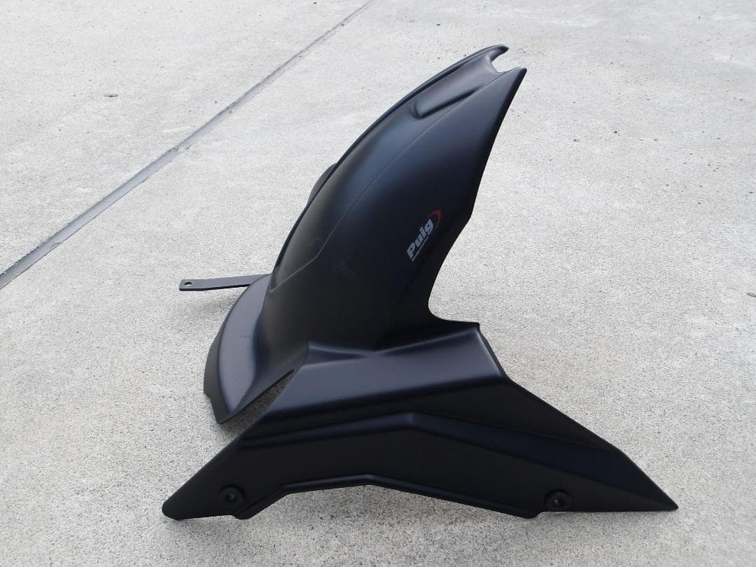 GSX-8S、GSX-8R専用　Puig　プーチ　リヤフェンダー