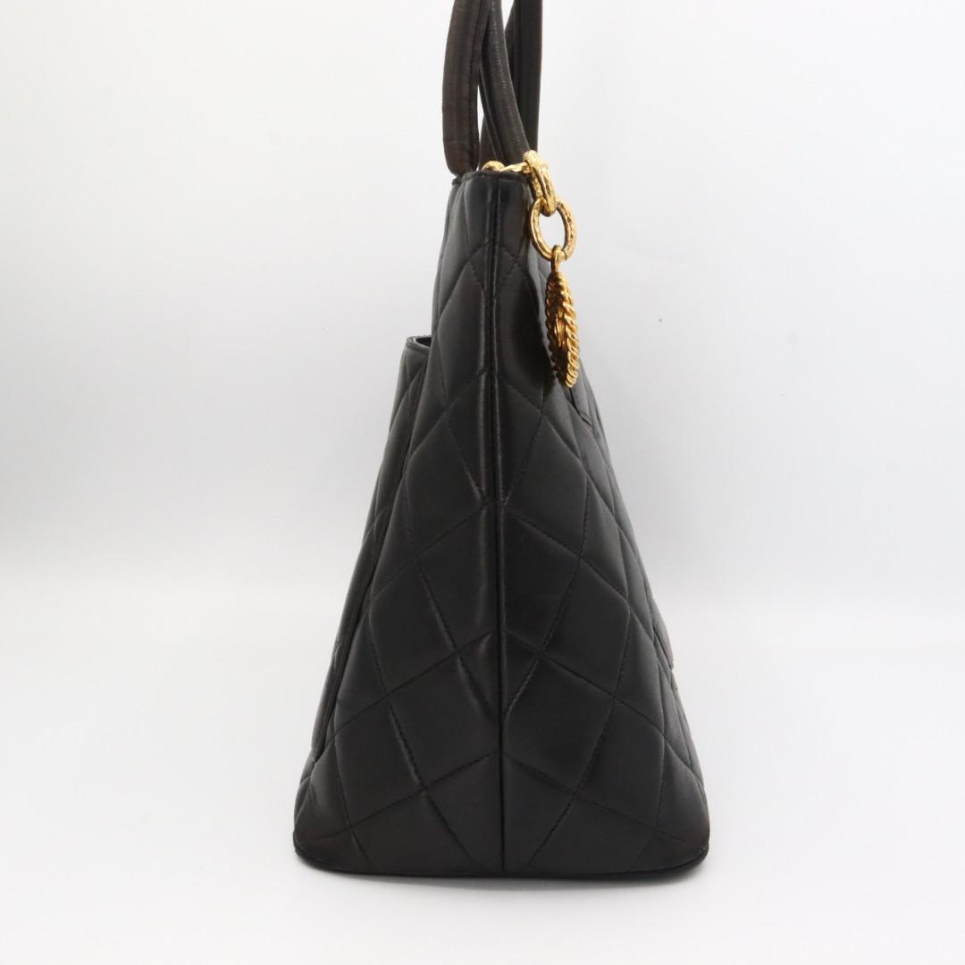 シャネル　ラムスキン　マトラッセ　復刻トートバッグ　ココマーク　ブラック