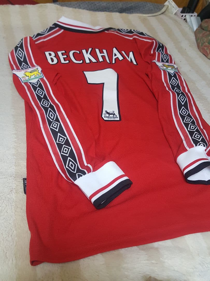 マンＵのベッカム国内メーカーSHARP時代の神ユニホーム1番人気モデル