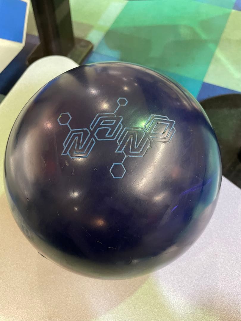 ＩＱナノツアー　パープル　STORM ボウリングボール　１５ポンド