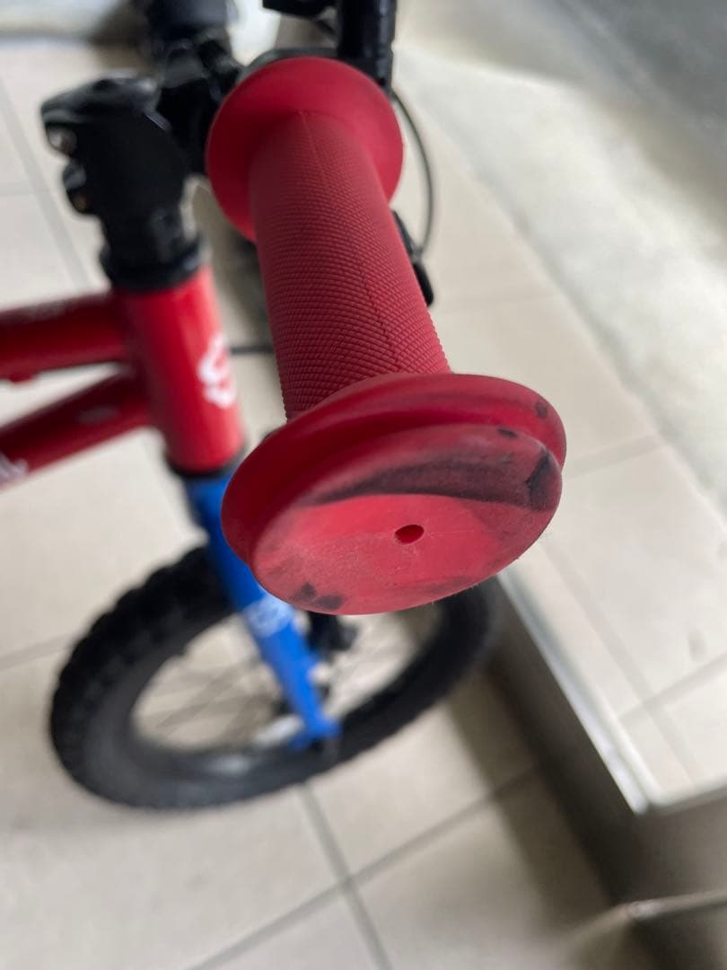 【引き渡し限定】ヨツバサイクル ヒーローレッド 14インチ