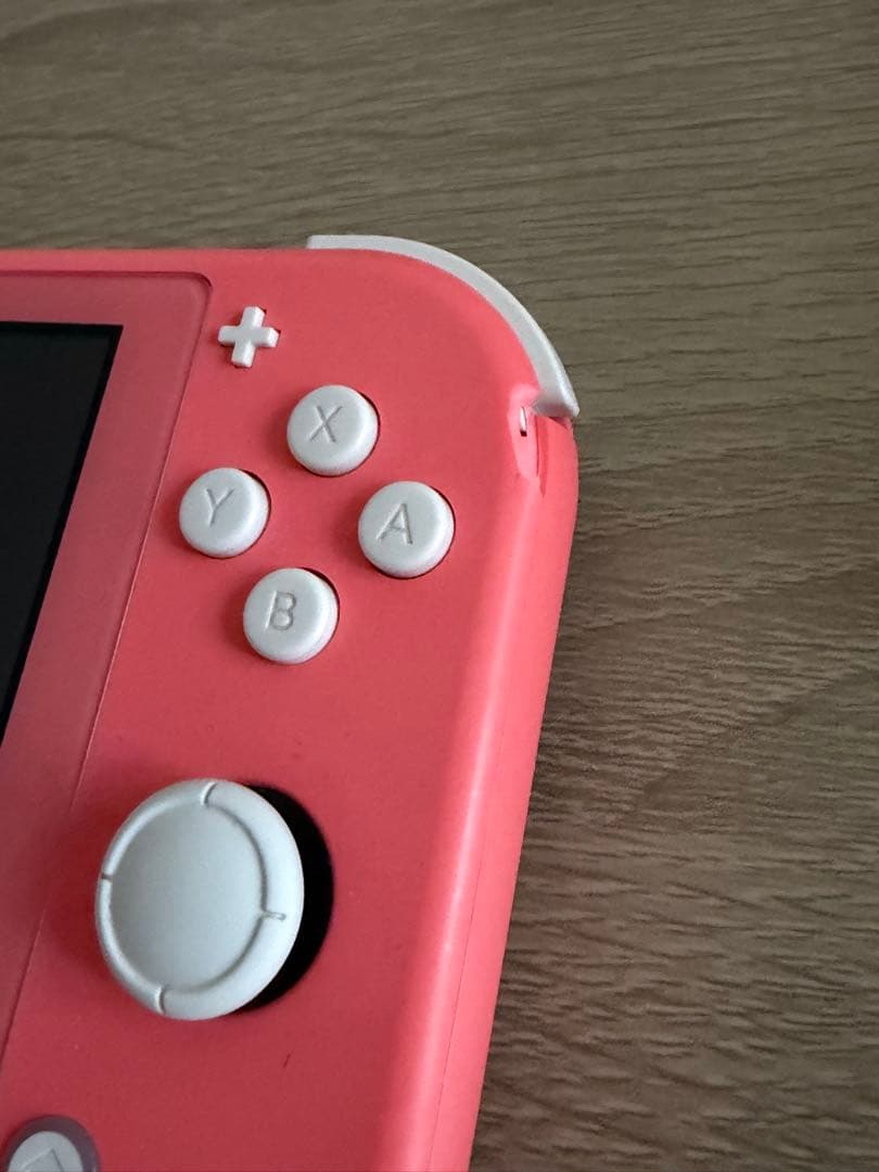 ニンテンドー Switchライト コーラル