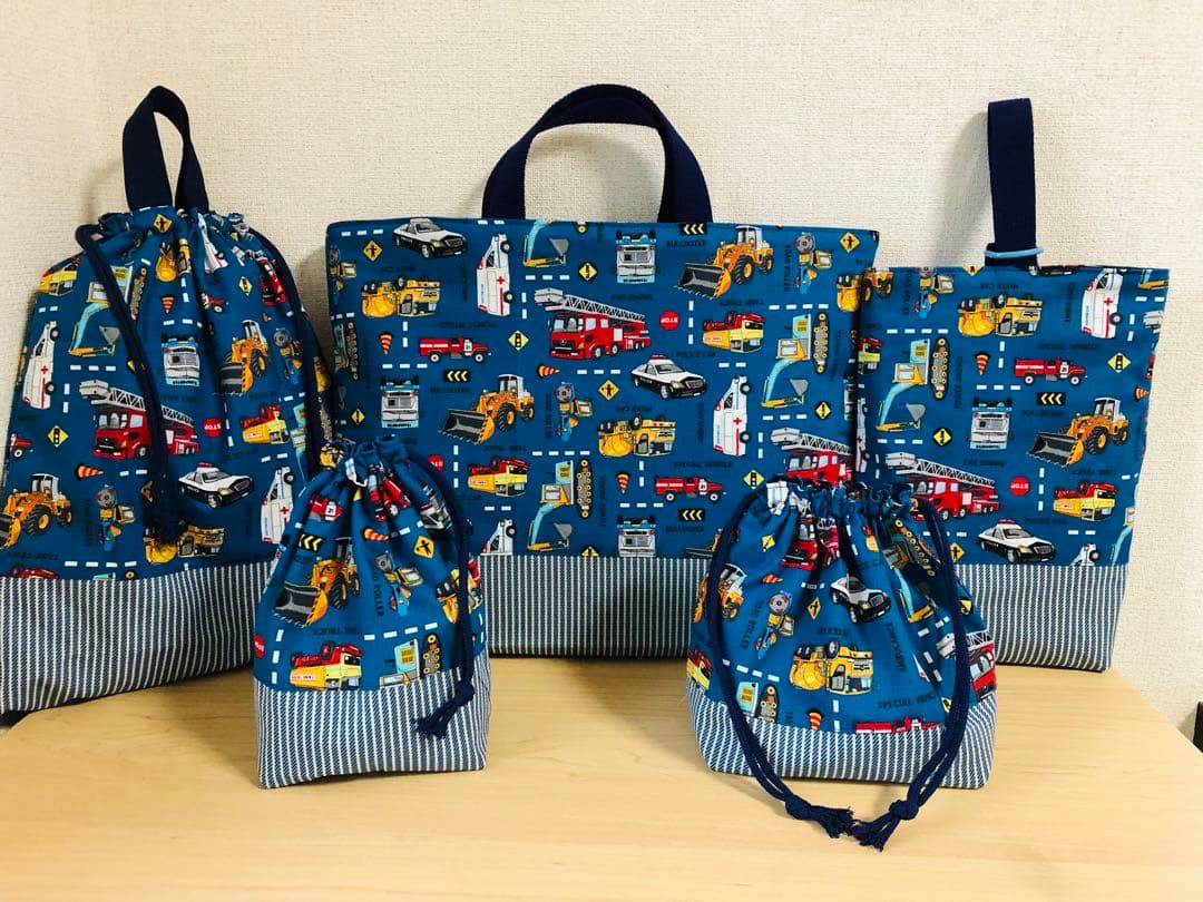 ♡ e m a ♡様の5点専用ページ1です。