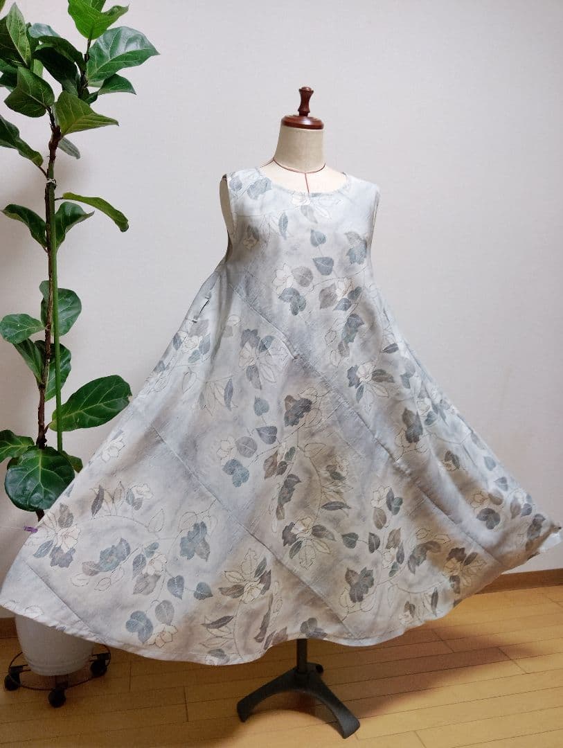 着物リメイク　紬フレアーワンピース　正絹花柄　ストールリボン2本付き