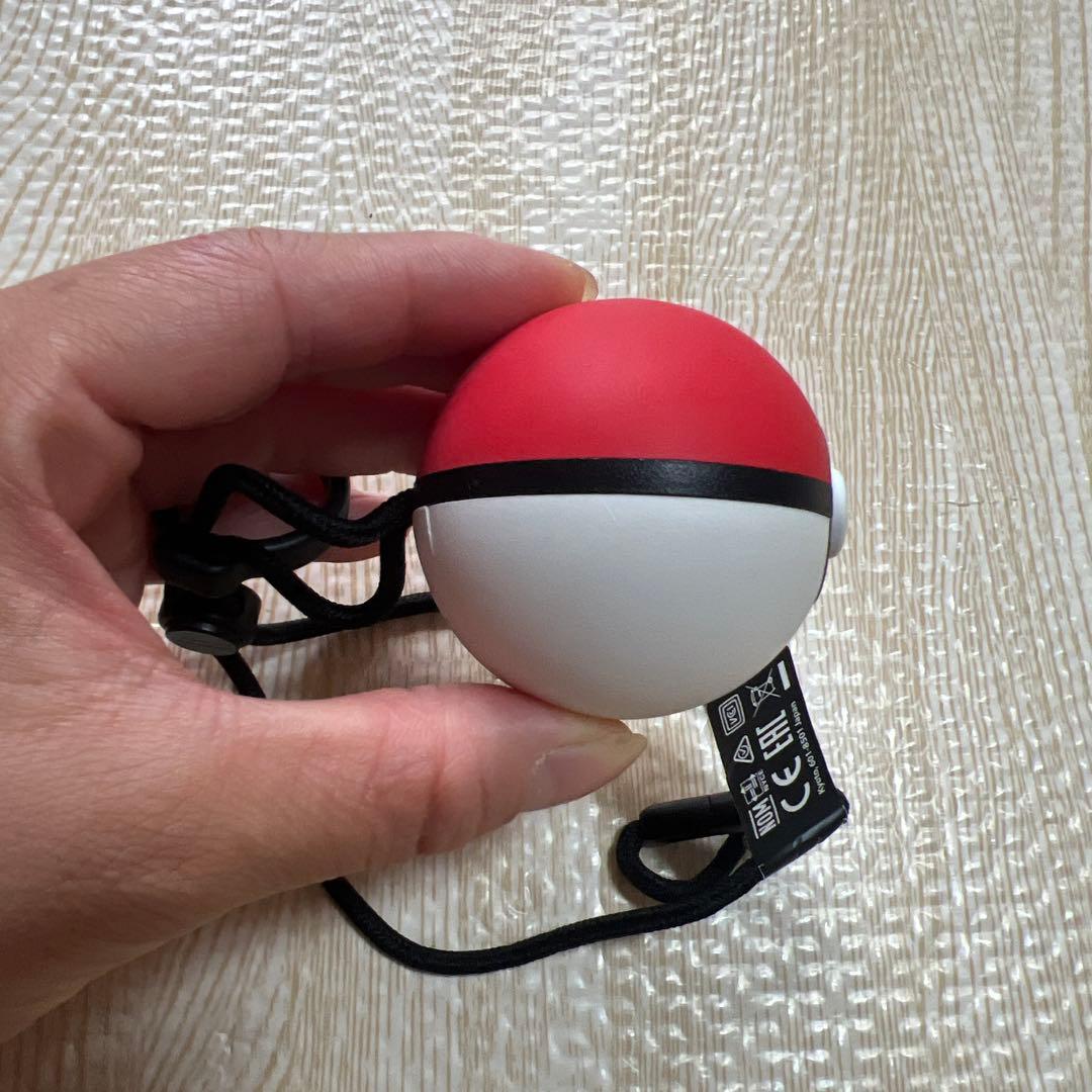 let's goピカチュウ　モンスターボールセット　ピンク　ミュウ入り