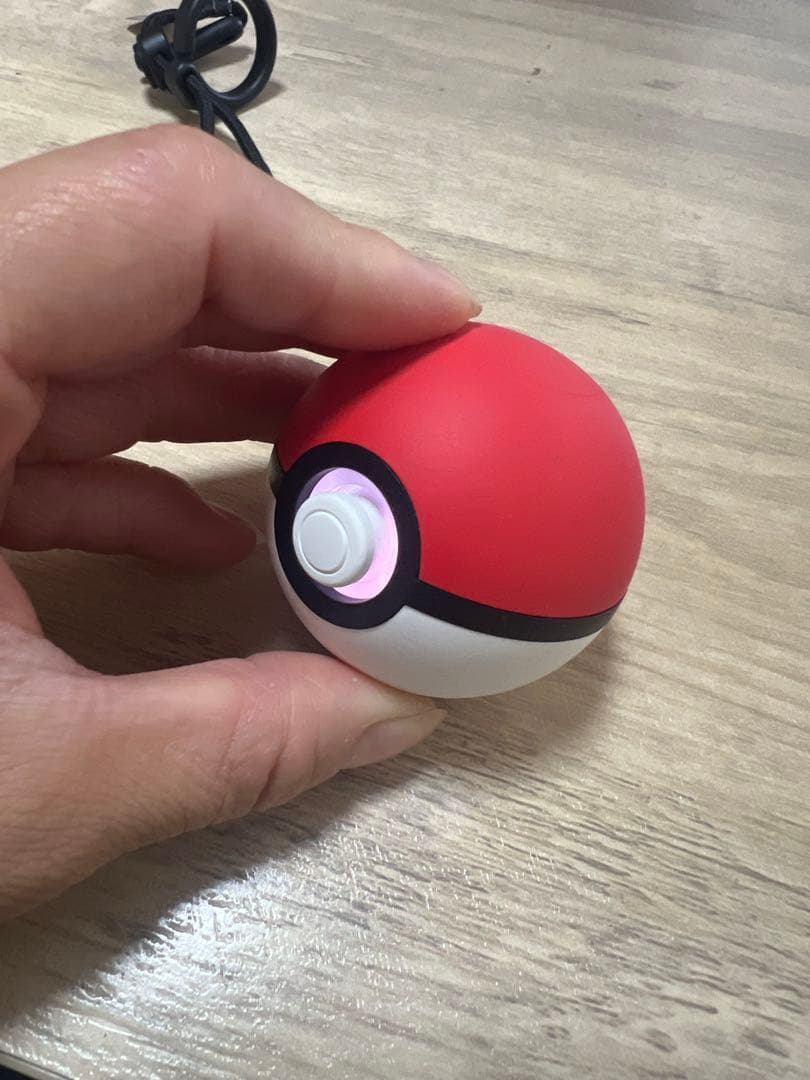 let's goピカチュウ　モンスターボールセット　ピンク　ミュウ入り