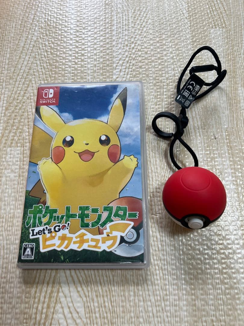 let's goピカチュウ　モンスターボールセット　ピンク　ミュウ入り