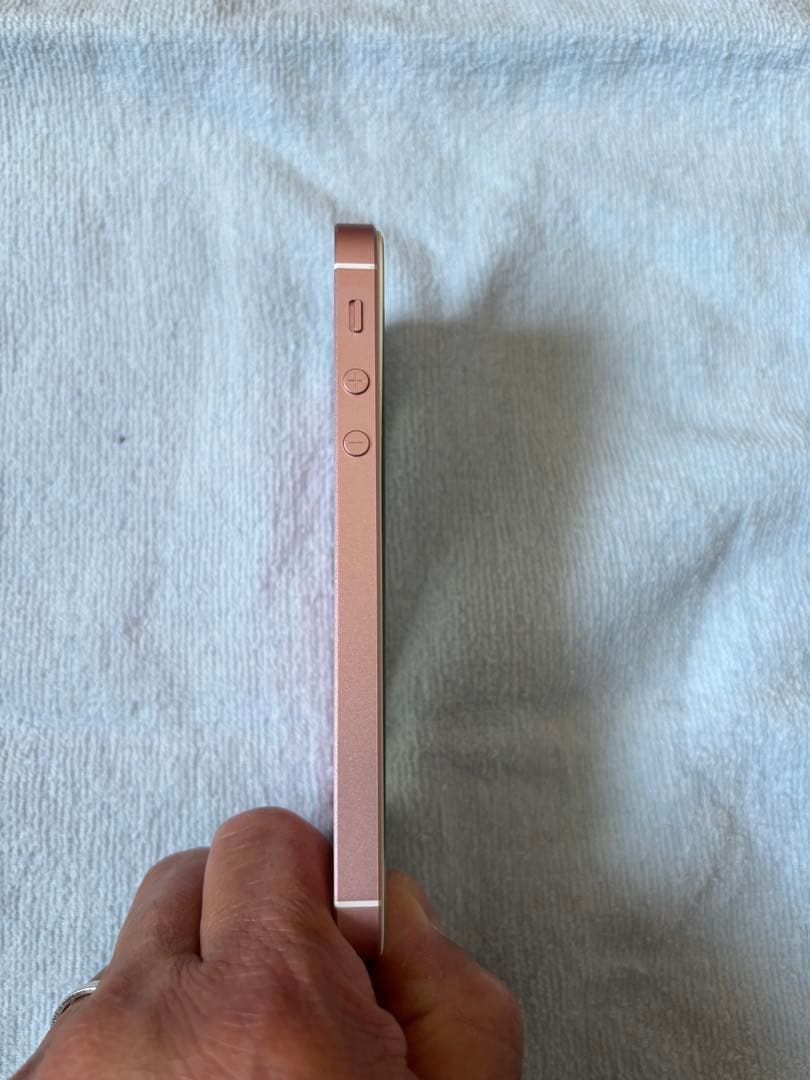 Apple iPhone SE ローズゴールド 本体美品