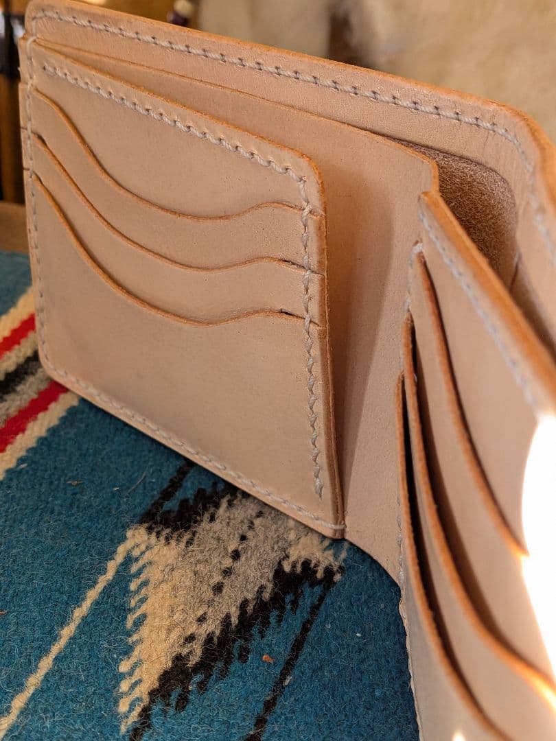 牛革サドルレザー　シルバーコンチョ付き　外小銭入れ二つ折り財布　ハンドメイド