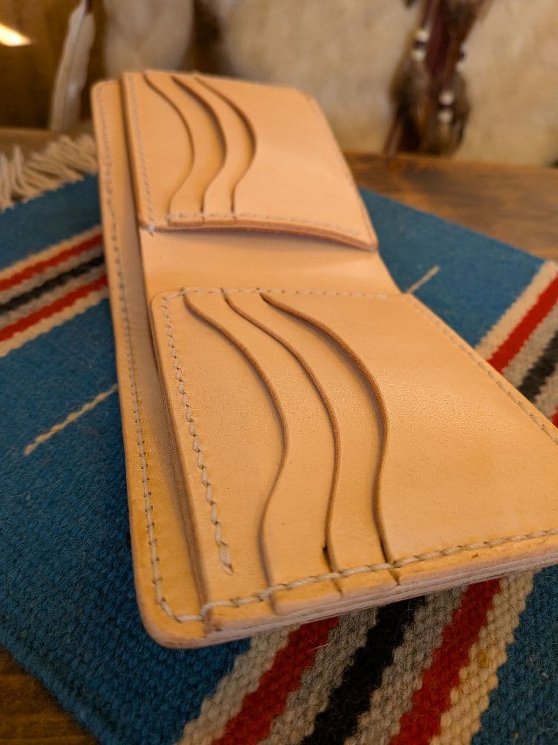 牛革サドルレザー　シルバーコンチョ付き　外小銭入れ二つ折り財布　ハンドメイド