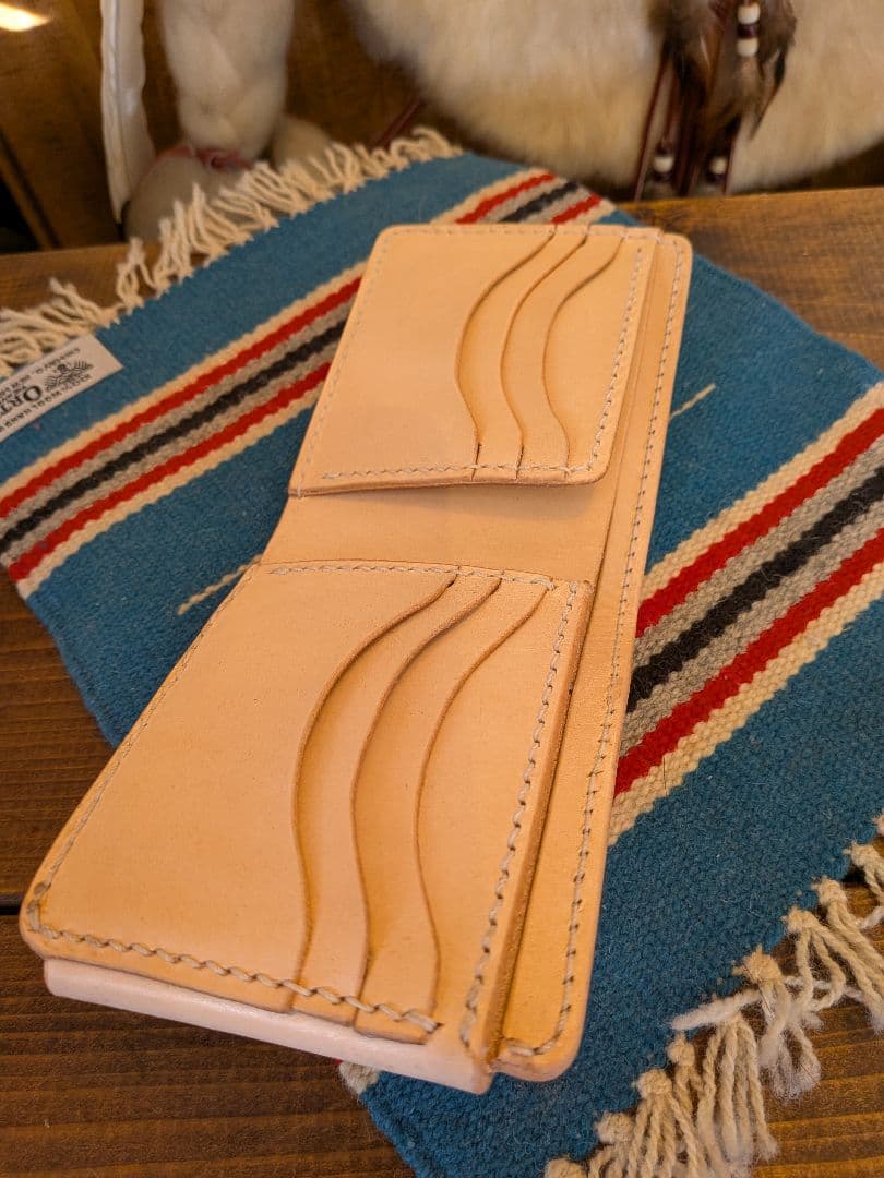 牛革サドルレザー　シルバーコンチョ付き　外小銭入れ二つ折り財布　ハンドメイド