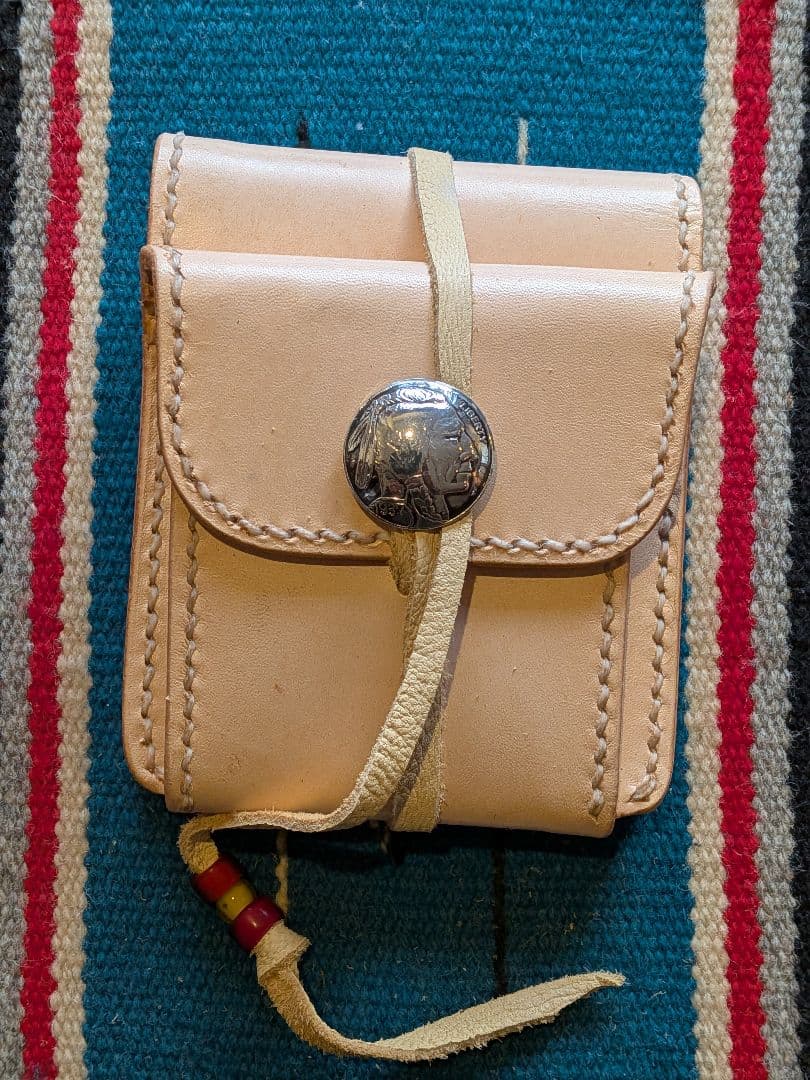牛革サドルレザー　シルバーコンチョ付き　外小銭入れ二つ折り財布　ハンドメイド