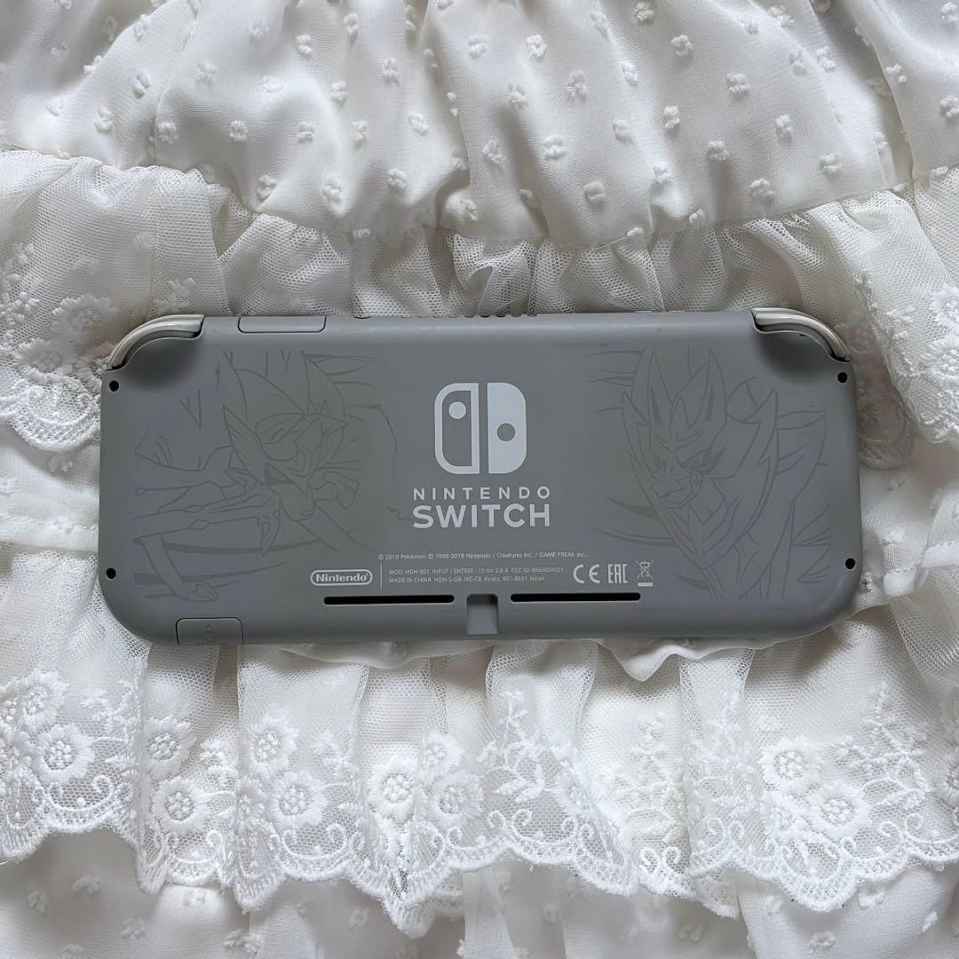 ニンテンドーSwitch ライト　ポケモンデザイン