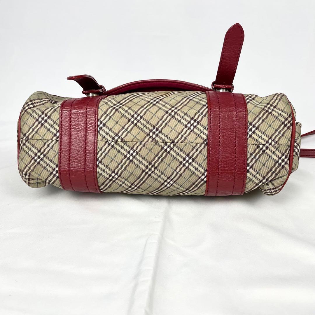 バーバリーブルーレーベル ショルダーバッグ　ノバチェック ロゴ金具 赤