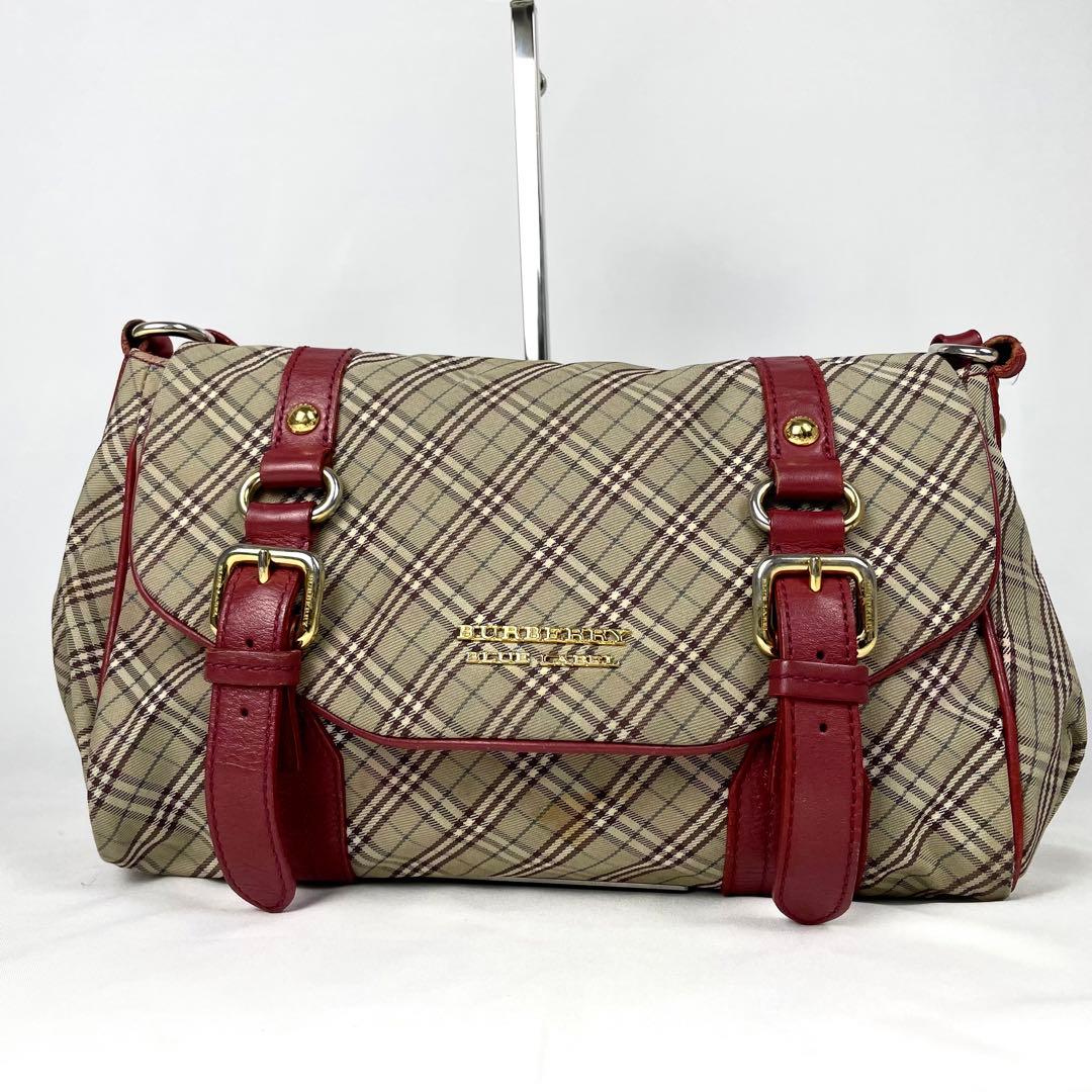 バーバリーブルーレーベル ショルダーバッグ　ノバチェック ロゴ金具 赤