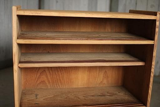 古い小ぶりな木枠のガラス戸棚×小引き出し5杯　食器棚　古家具　古民家