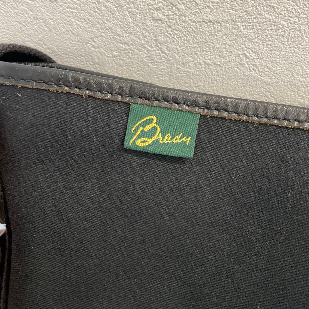 Brady 黒 キャンバス ショルダーバッグ