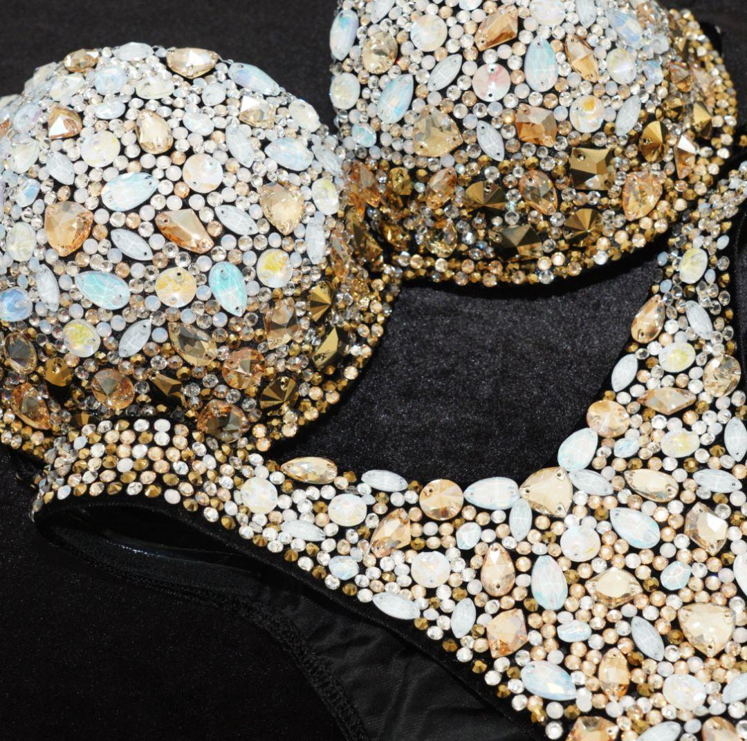 C-Dカップ　フィットネスビキニ　無料パッド付き