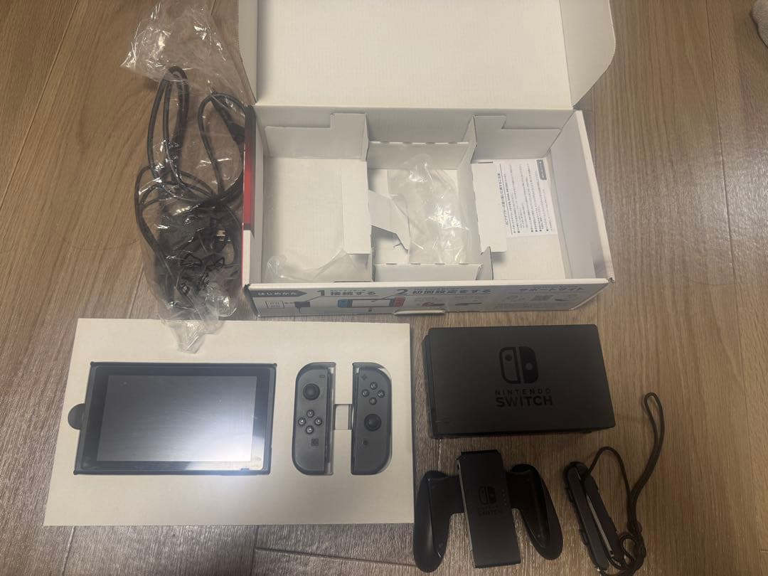 ニンテンドースイッチ本体　グレー