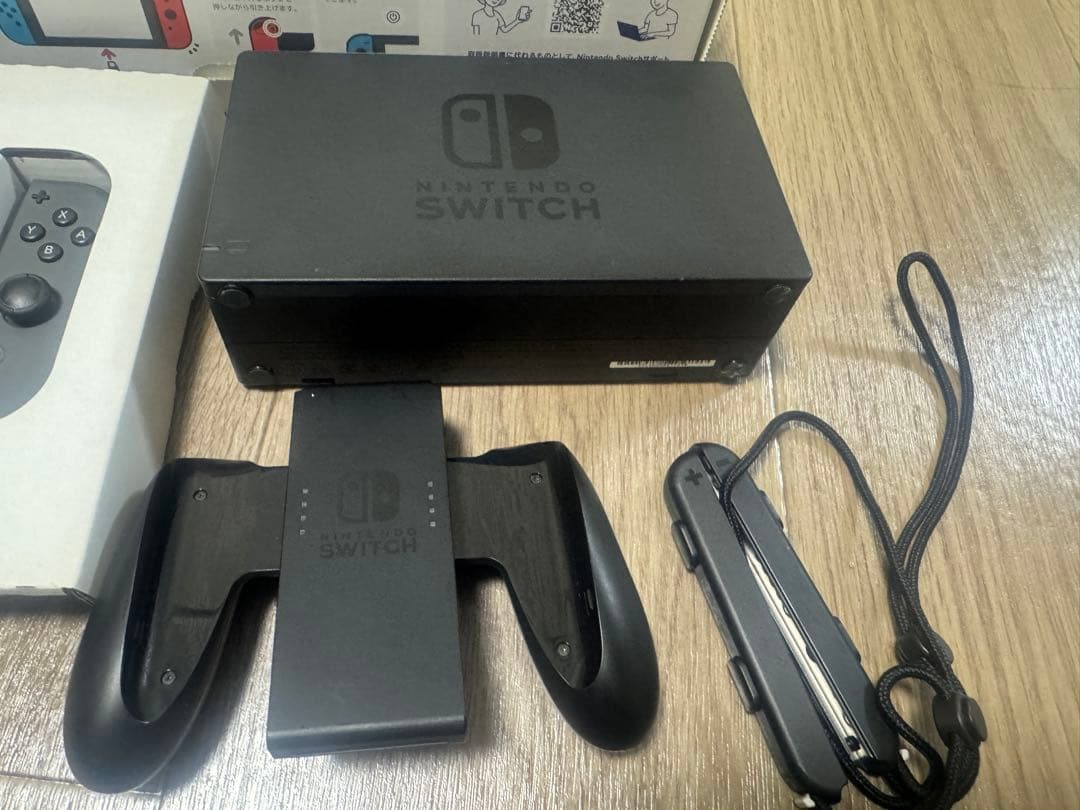 ニンテンドースイッチ本体　グレー