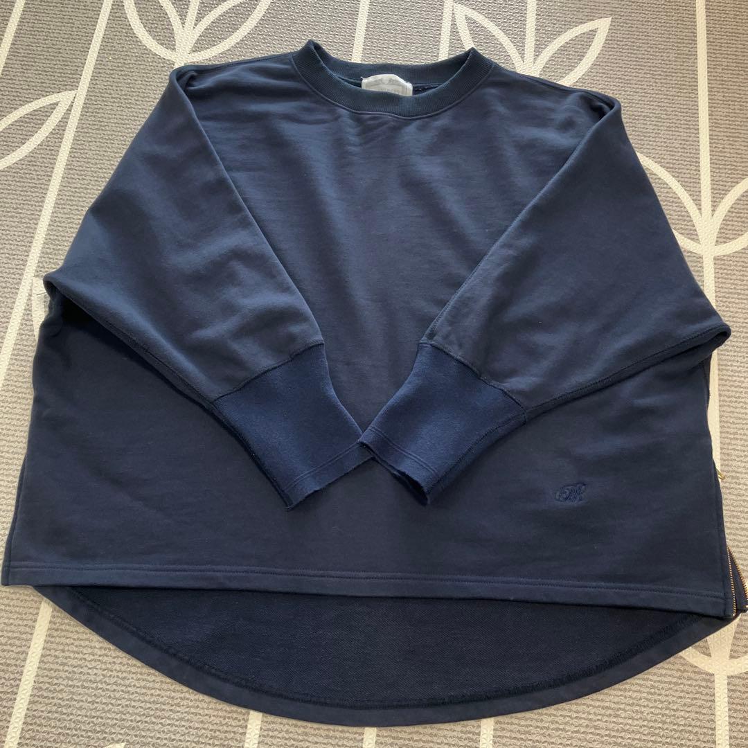 ビアズリー　BA刺繍入りドルマントレーナー ネイビー