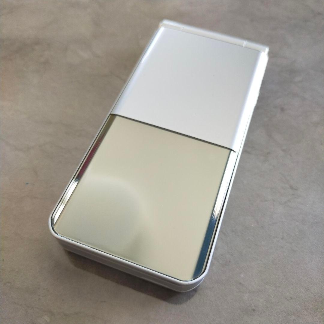 ★docomoＦ-03★arrows　SIMロック解除済　シルバー　ナノシム4G