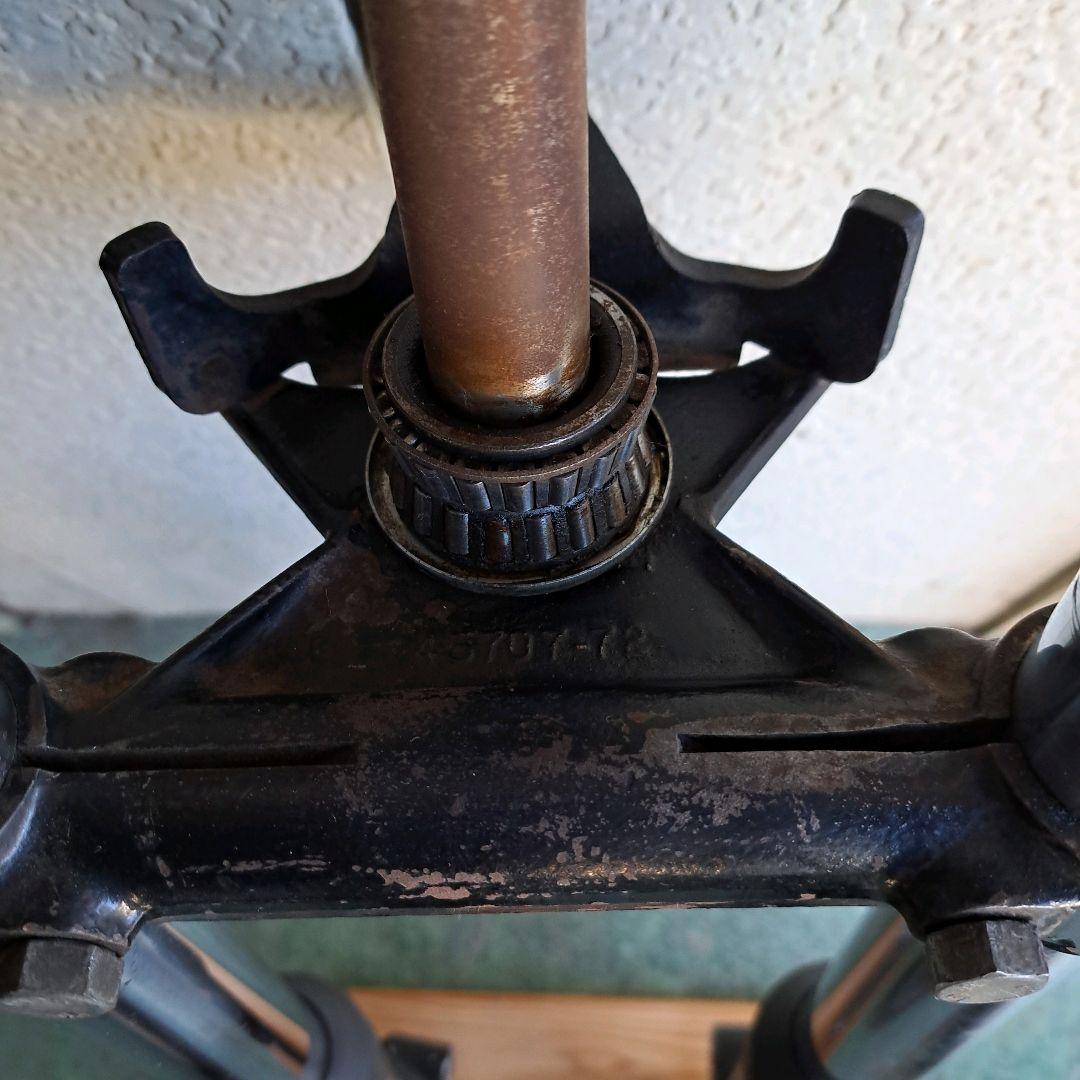 ハーレーパーツ フロントサスペンション ショベル パン ナックル ハーレー