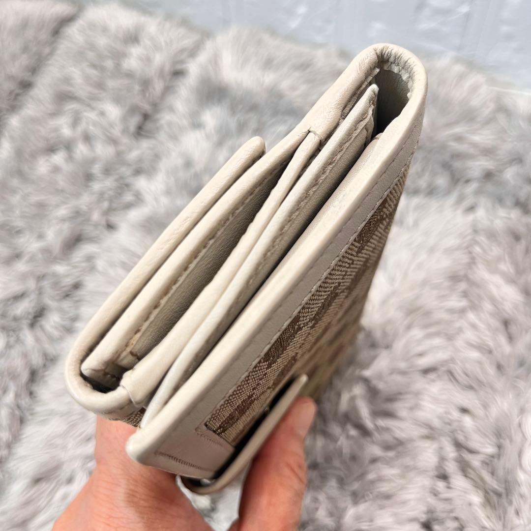 美品✨GUCCI インターロッキング　長財布　GGキャンバス ホワイト