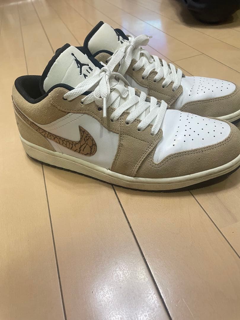 ナイキエアジョーダン　ローカット￼￼