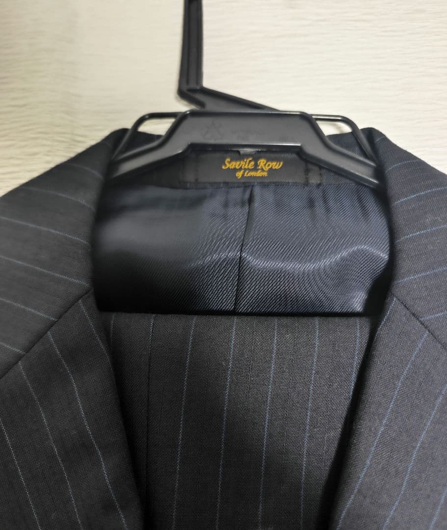​【新品・裾上げ前】Savile Rowスーツ 英国生地 濃紺ストライプ【A5】