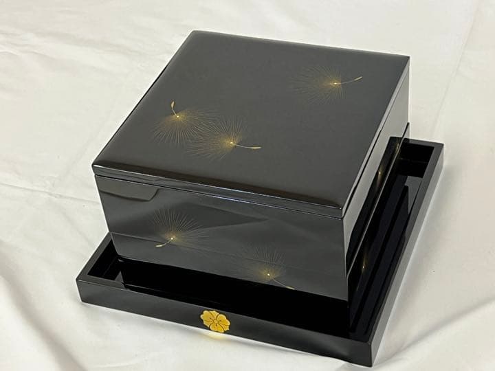 m*n様 限定価格　未使用品　輪島塗　二段重箱　飛花沈金