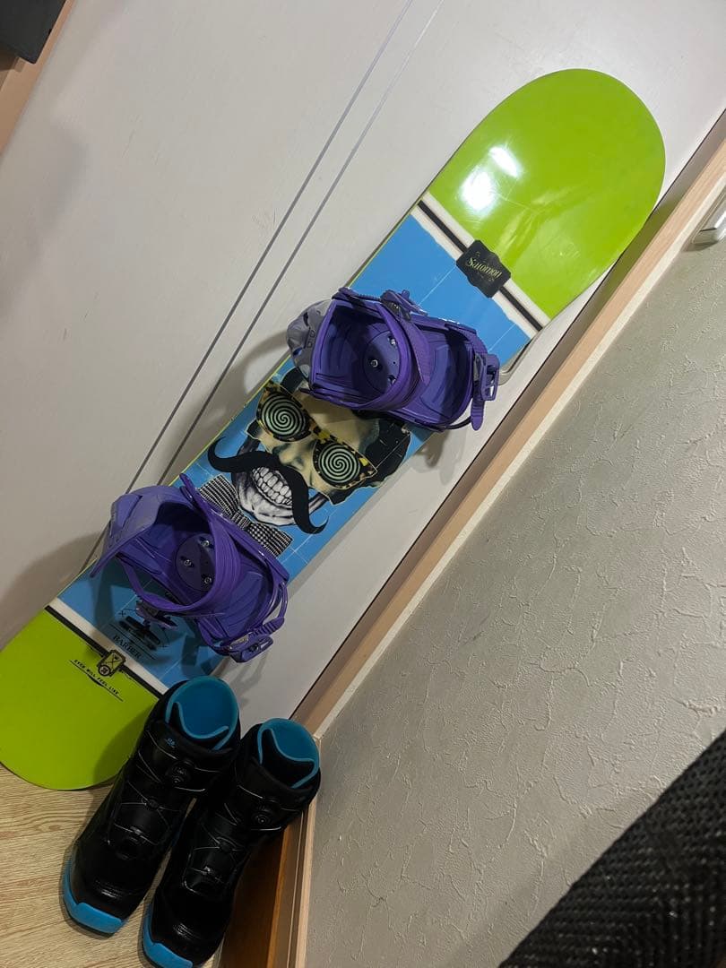 安全に滑れるキッズボード！SALOMON 130cm ブーツ、バイン 3点セット