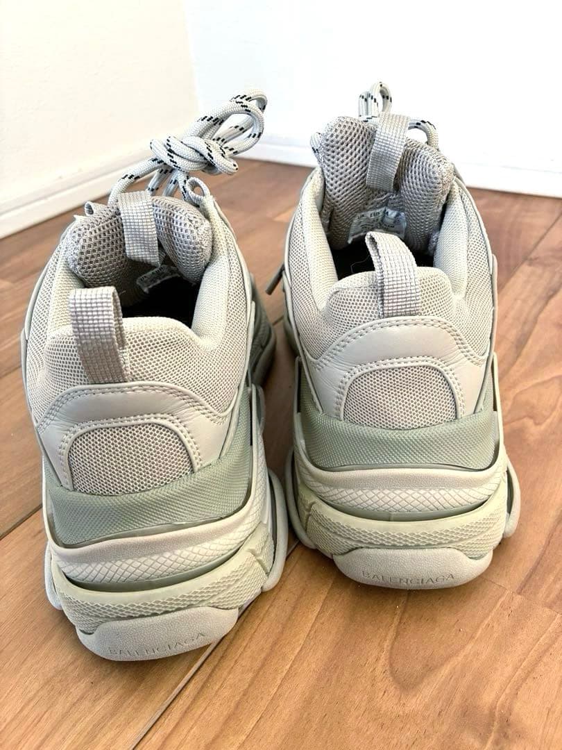 美品✴︎BALENCIAGA✴︎ベージュ スニーカー 38 Triple S 厚底