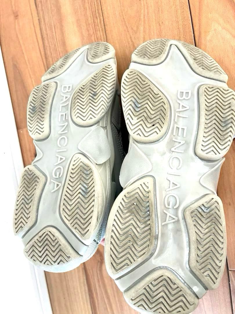 美品✴︎BALENCIAGA✴︎ベージュ スニーカー 38 Triple S 厚底