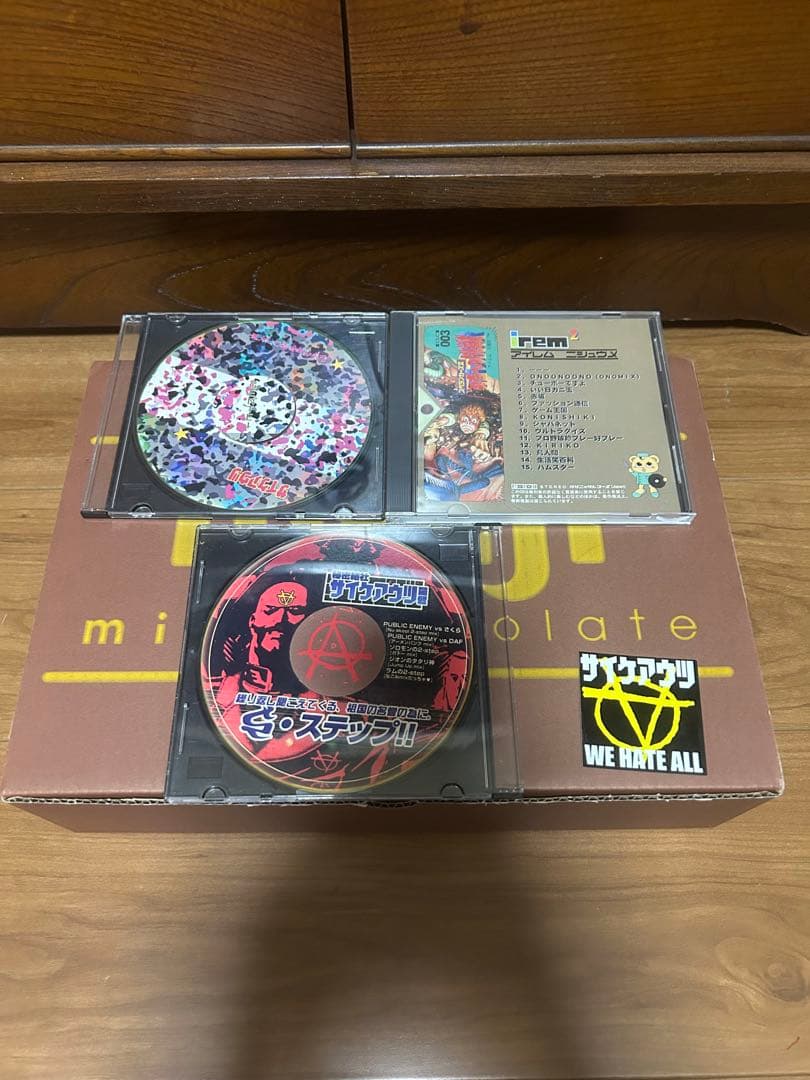 サイケアウツCD2枚　スペランカーズ１枚　スッテカー１枚