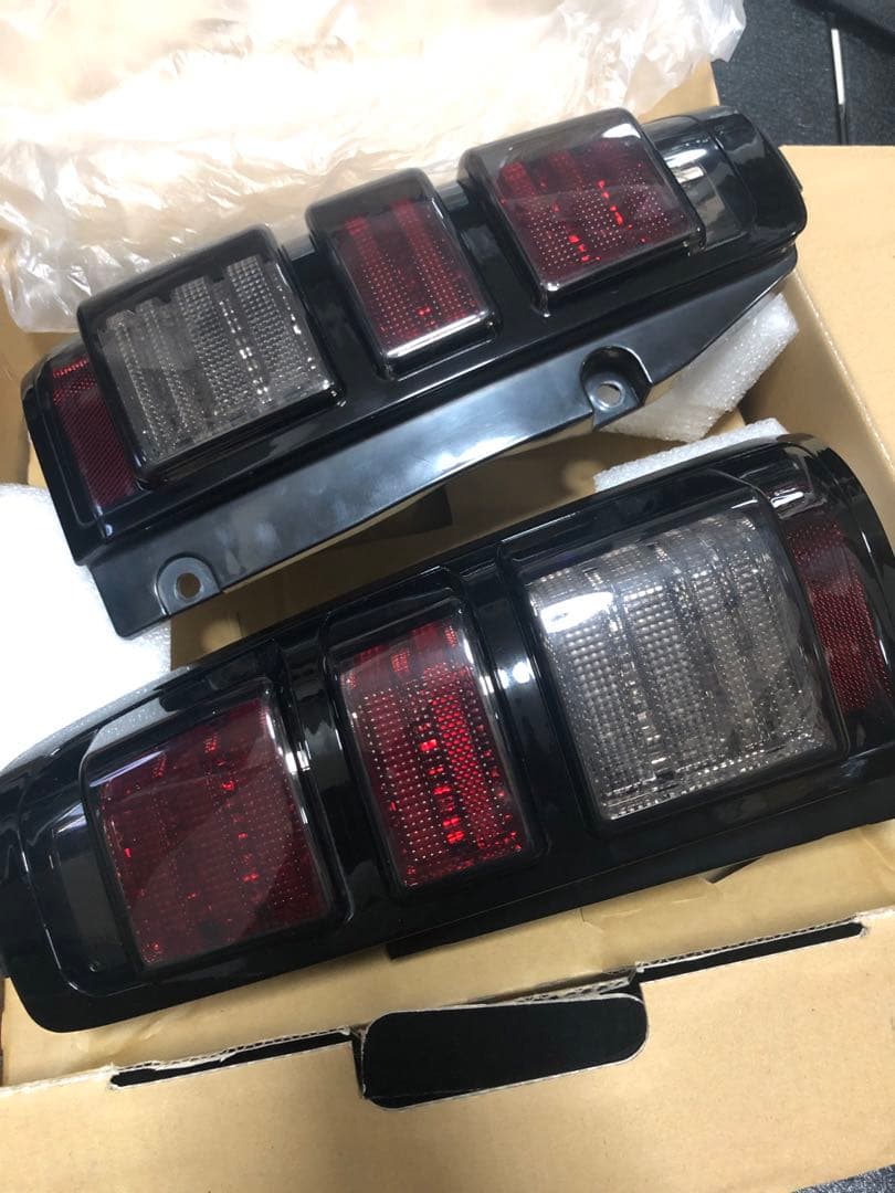 ジムニー JB23用　LEDブロックテールランプ　スモーク