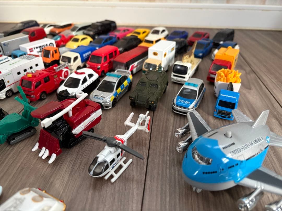 ◇トミカ＊いろいろまとめ売り おまけ付 67台セット◇