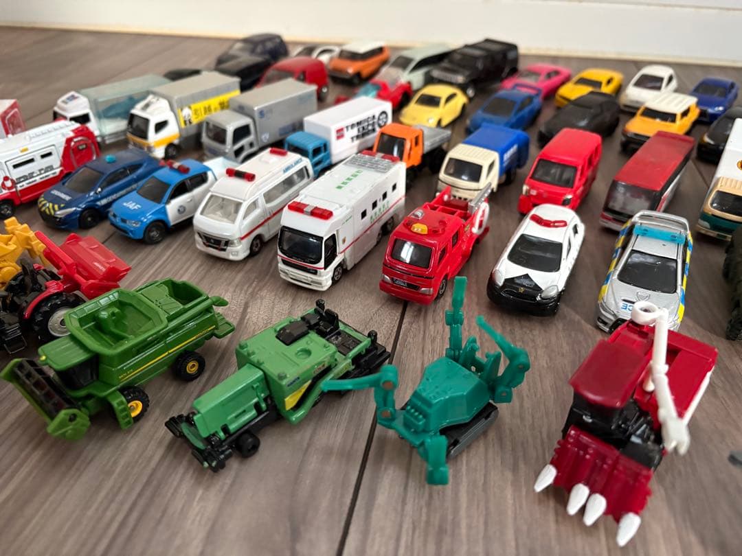 ◇トミカ＊いろいろまとめ売り おまけ付 67台セット◇