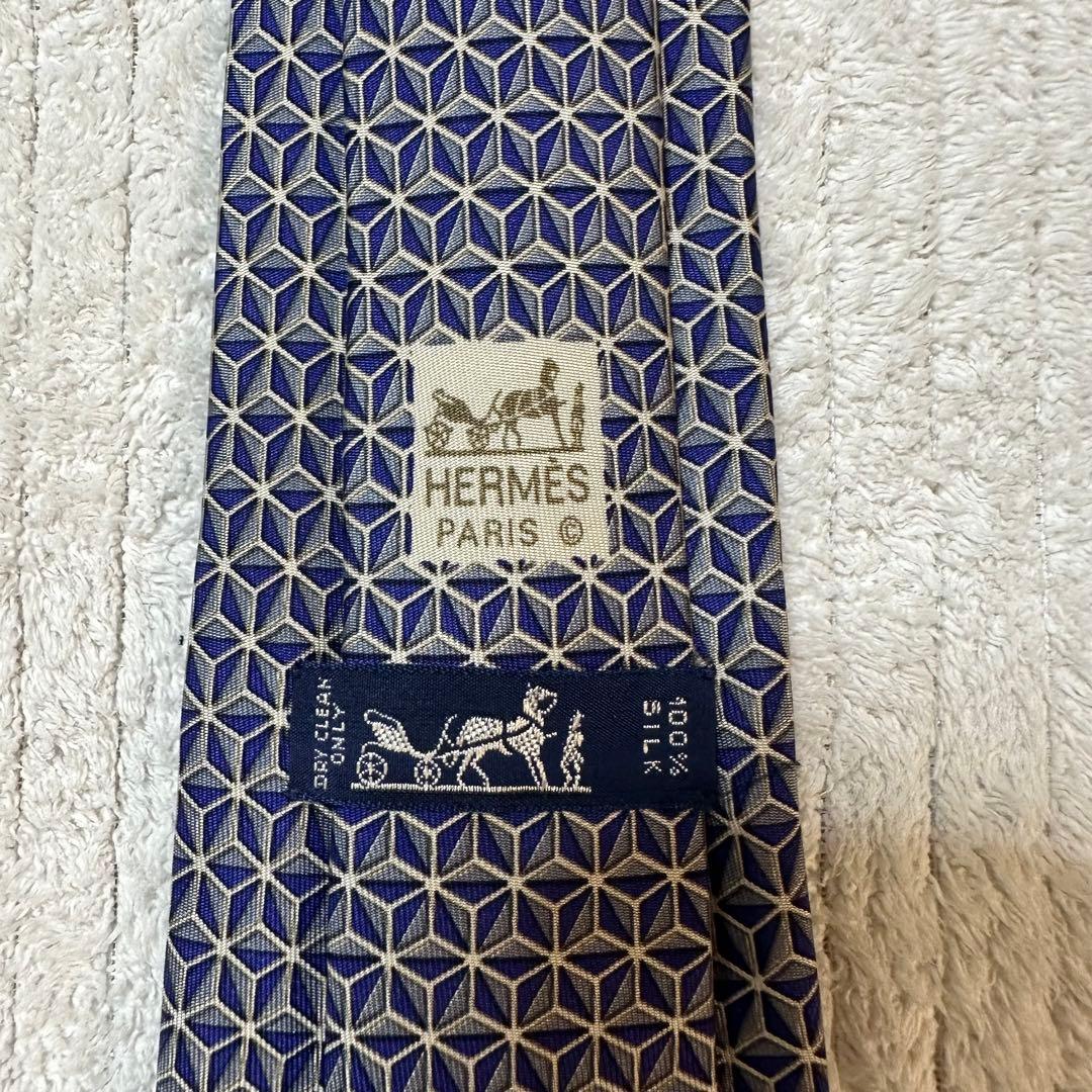 【未使用品】HERMES（エルメス） シルク100%ネクタイ スクウェア 立体柄