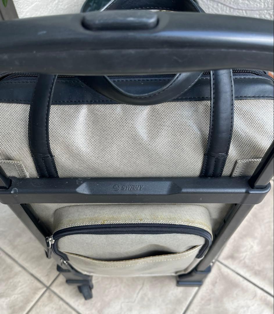 swany スワニー　4輪キャリーバッグ