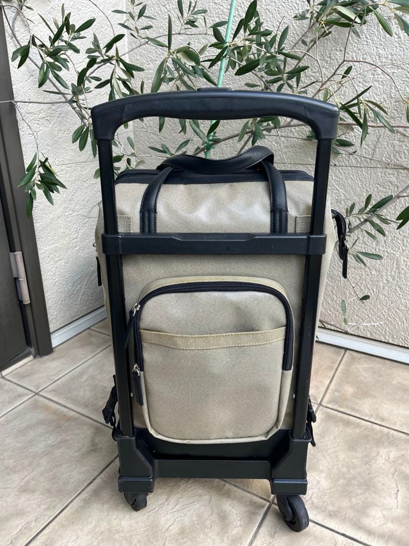 swany スワニー　4輪キャリーバッグ