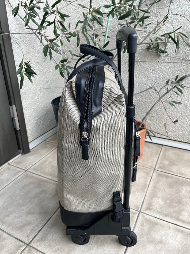 swany スワニー　4輪キャリーバッグ