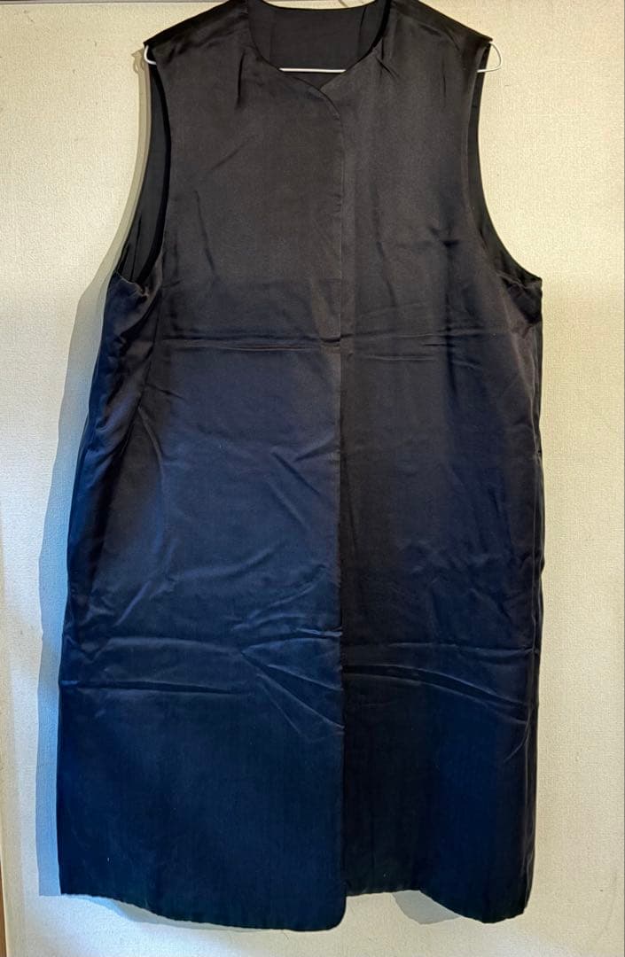 ARTS＆SCIENCE シルクロングベスト　黒　中綿入り