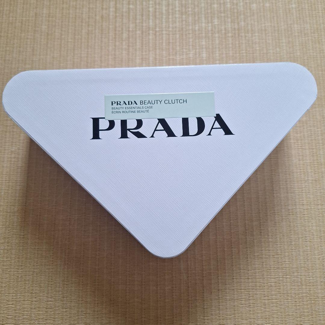 PRADA BEAUTY CLUTCH 三角形デザイン