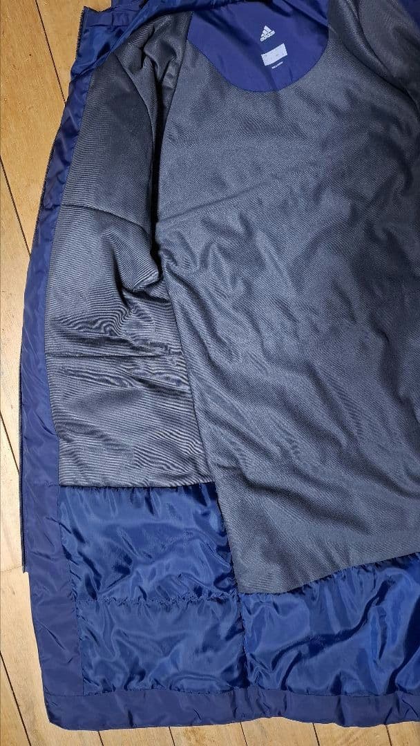 adidas　ベンチコート　Sサイズ　背中にライン入り