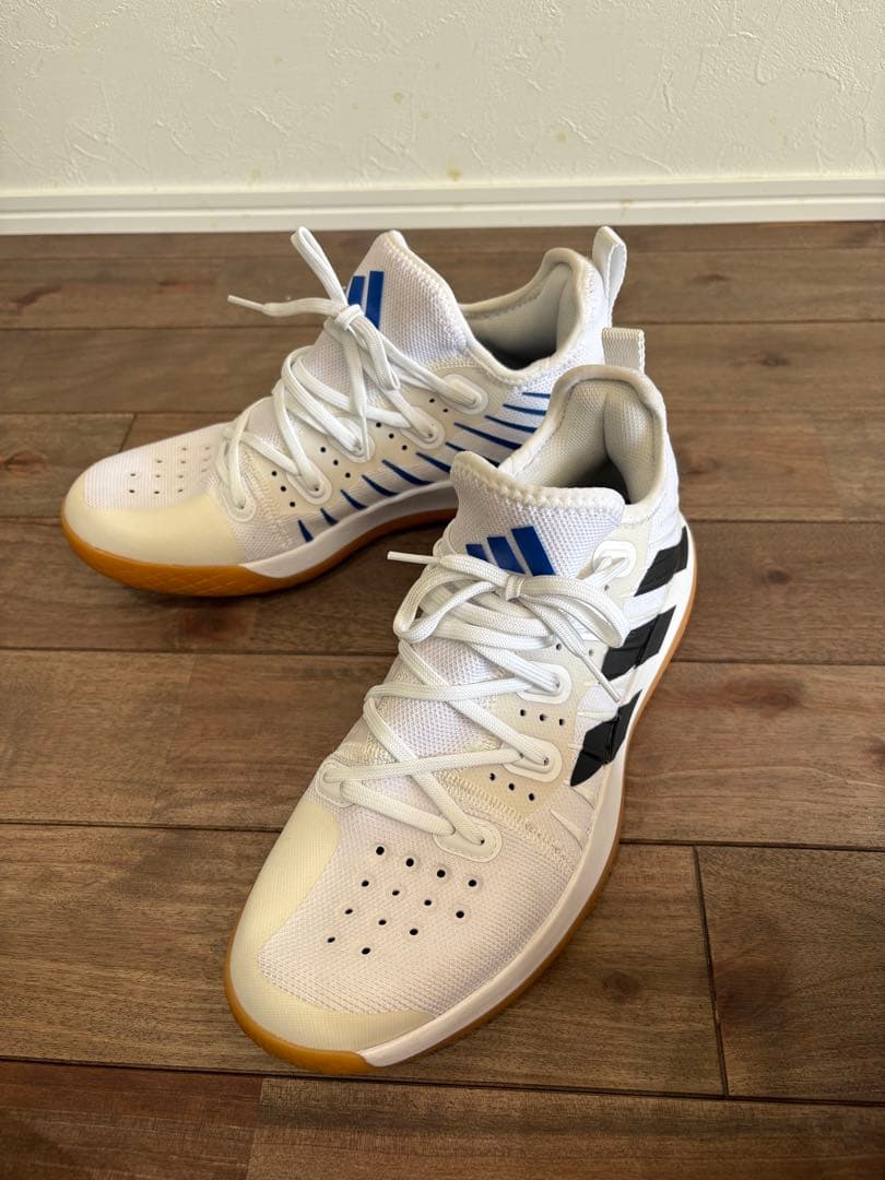 adidas バレーボールシューズ ホワイト/ブルー/ブラック