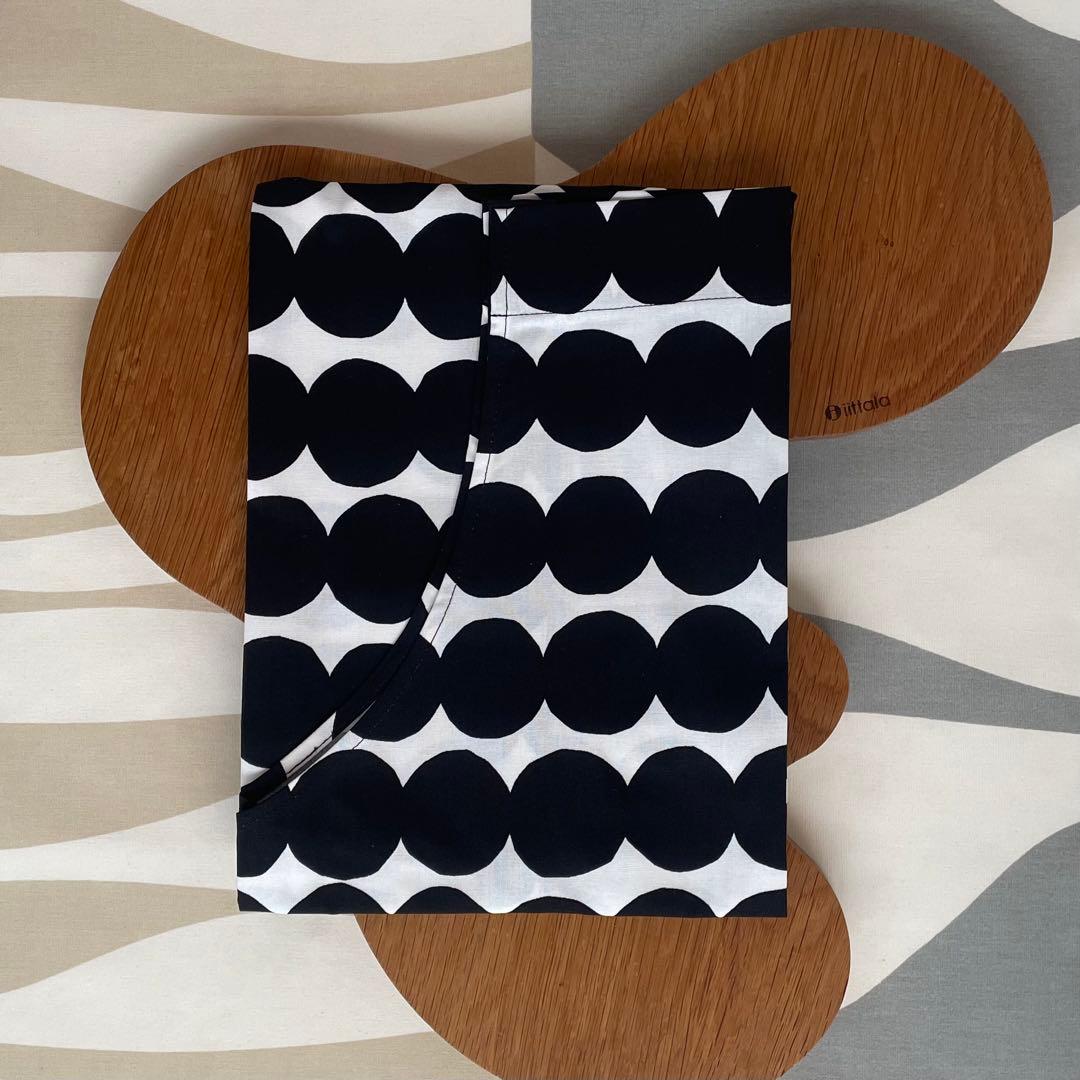 新品 marimekko RASYMATTO ラシィマット エプロン ミトン×2
