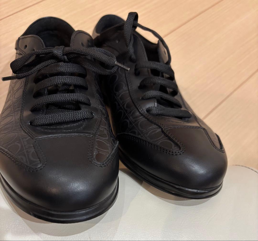 FERRAGAMO ブラックカジュアルシューズ