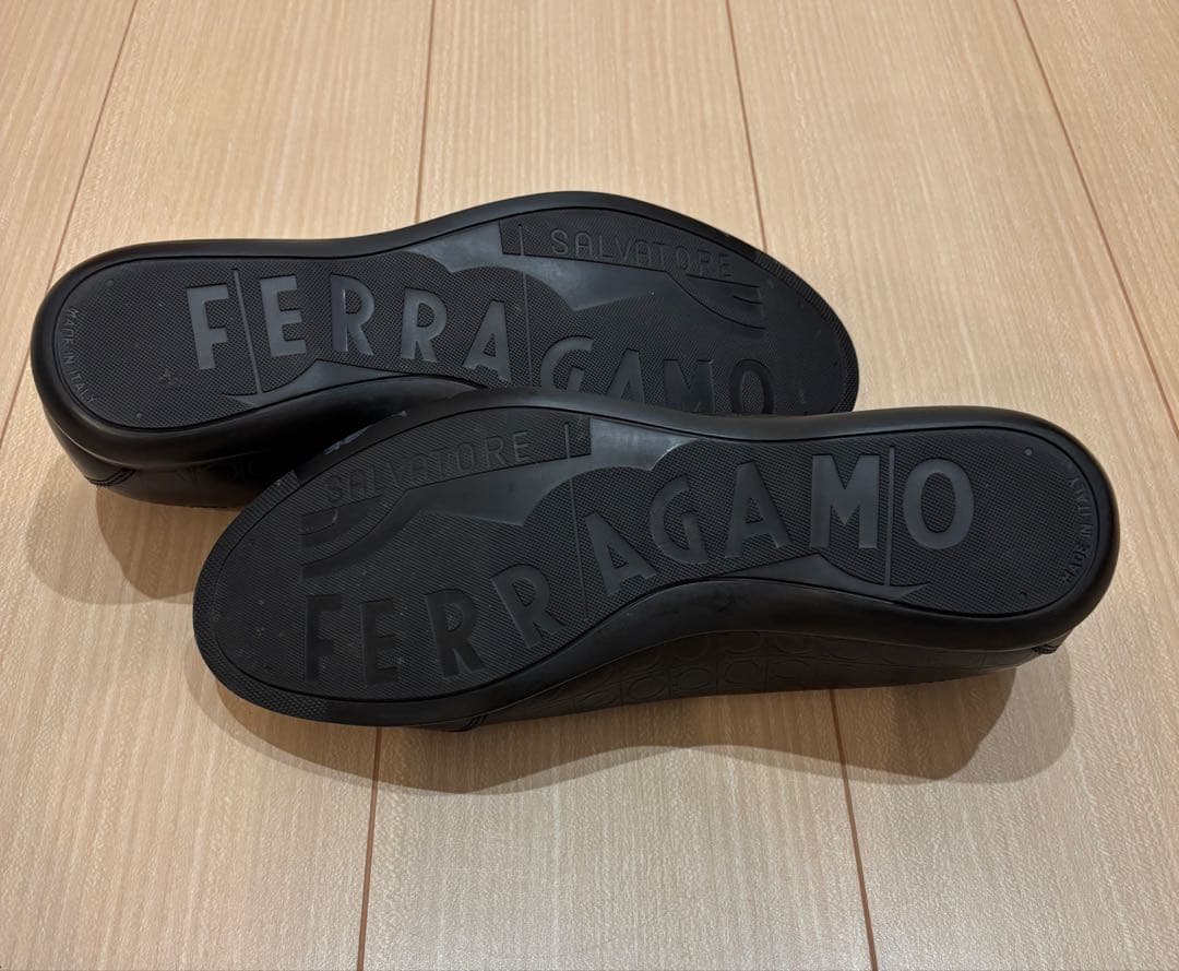 FERRAGAMO ブラックカジュアルシューズ